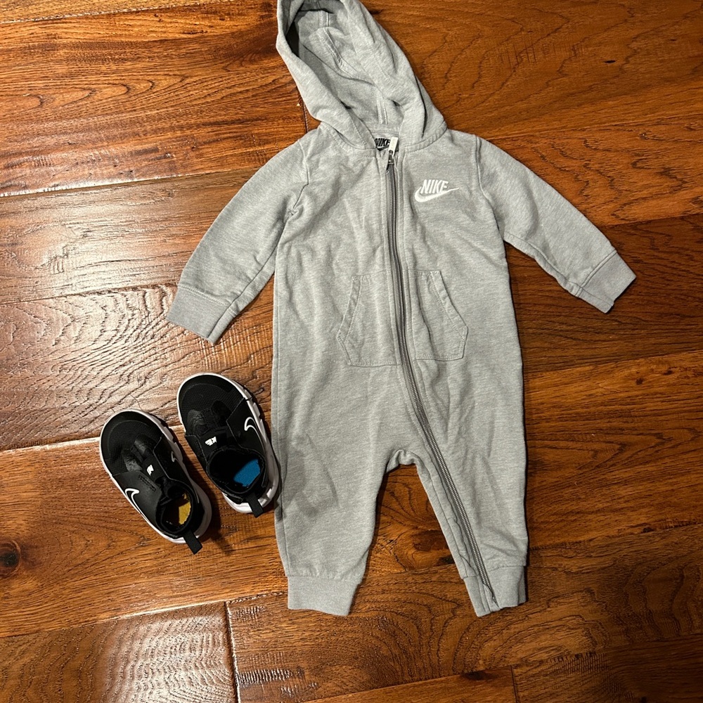 Nike Kids Gray Hooded Zip Up One Piece - Size 9m with Matching Shoes Size 6C